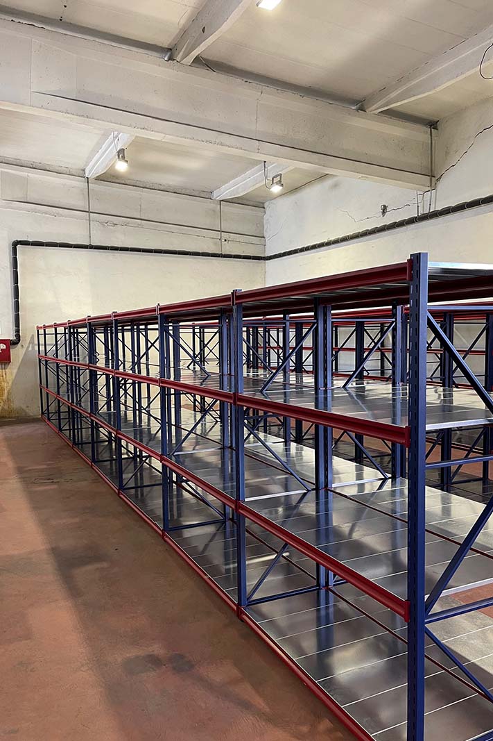Pallet racks LAVA systems | Warehouse shelves