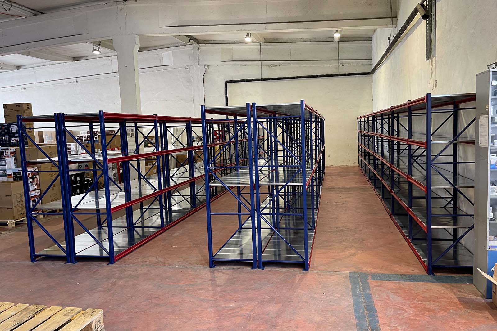 Pallet racks LAVA systems | Warehouse shelves